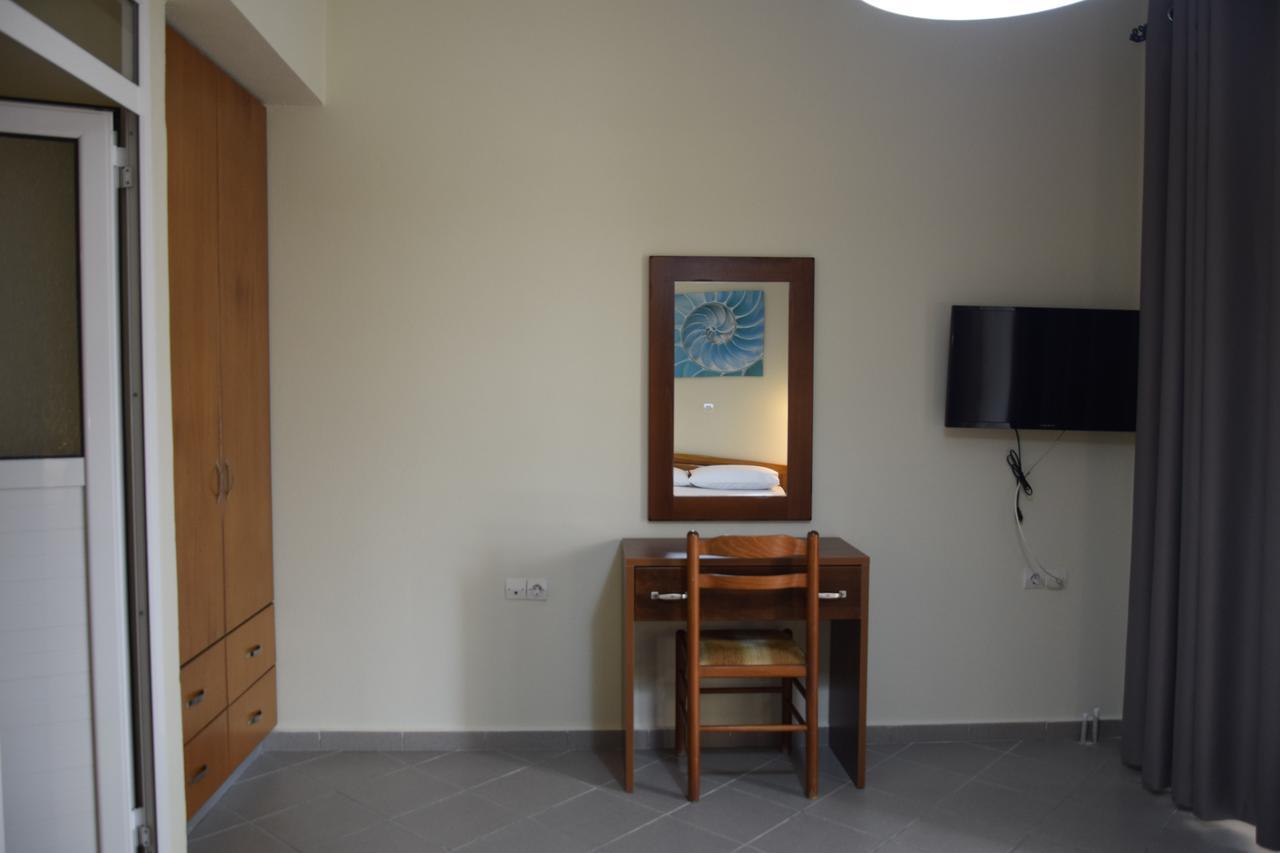 Zotos Apartment Himarë Extérieur photo